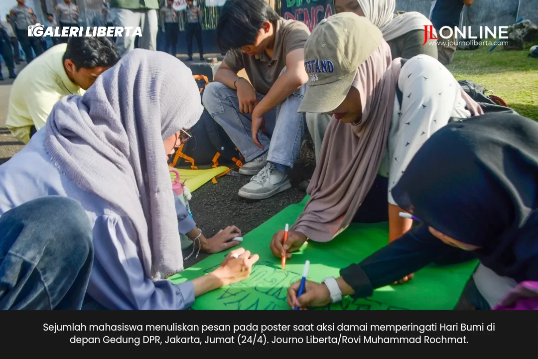 Foto: Aksi Damai Hari Bumi, Angkat Krisis Ekologis 9