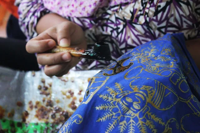 Batik Betawi: dari Ondel-Ondel Hingga Tugu Monas