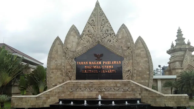 Melihat Sejarah di Taman Makan Pahlawan Kalibata