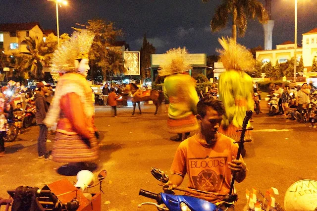 Melestarikan Kesenian Ondel-Ondel dari Jalan ke Jalan