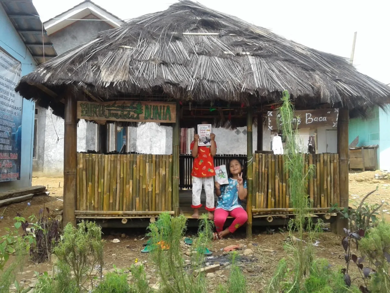 Meningkatkan Literasi Desa Melalui Saung Baca