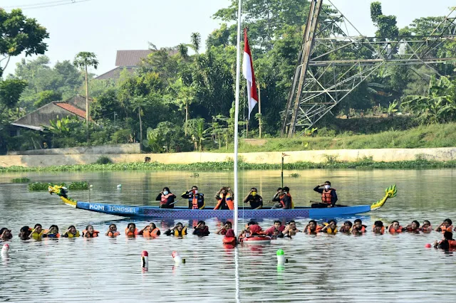 Upacara Mengapung di Situ 7 Muara Pamulang